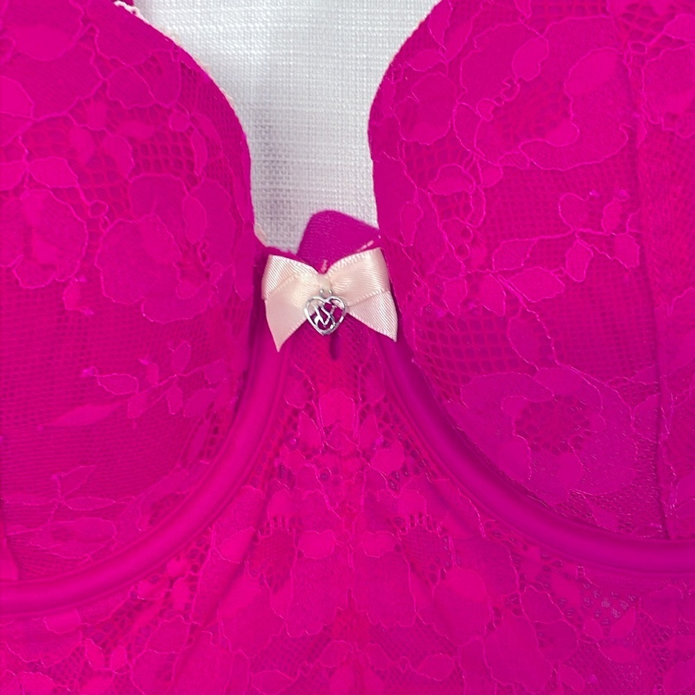 Victoria"s Secret Pink Lace Wired Bra - Picture 2 of 6